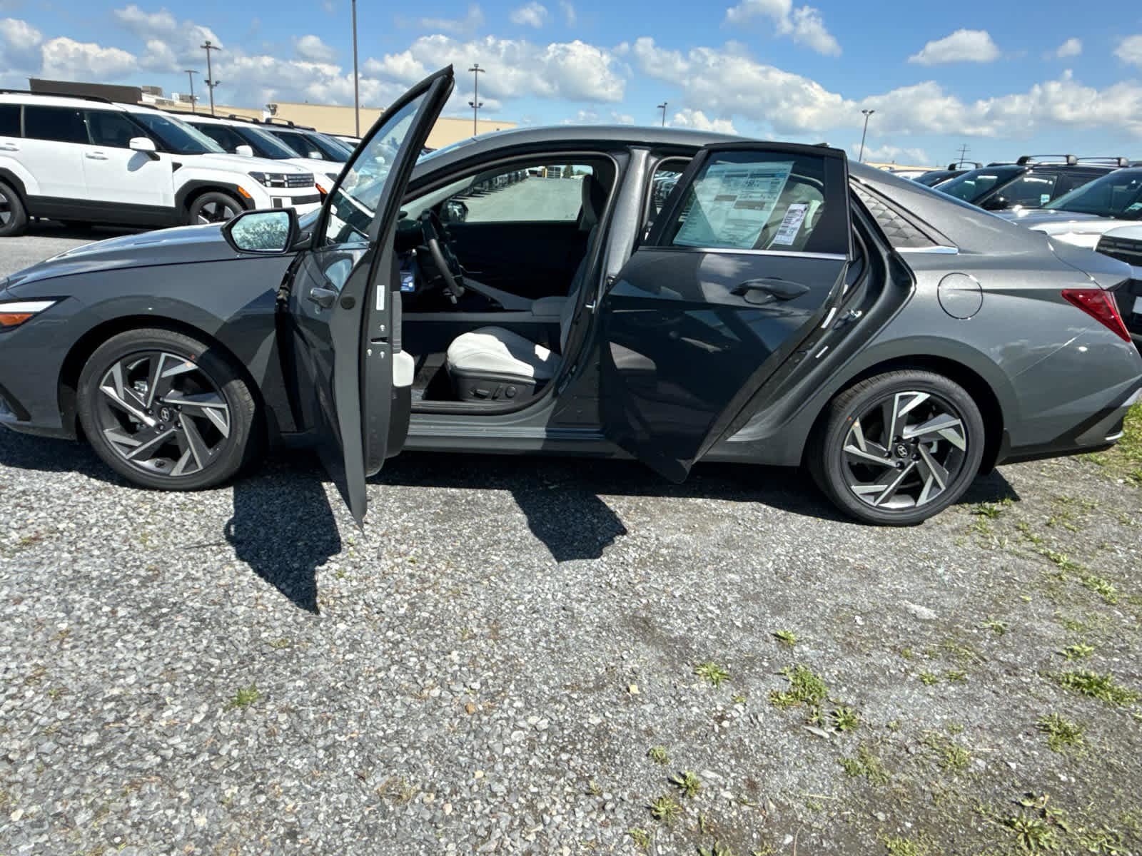 New 2026 Hyundai Elantra Limited FWD image 28