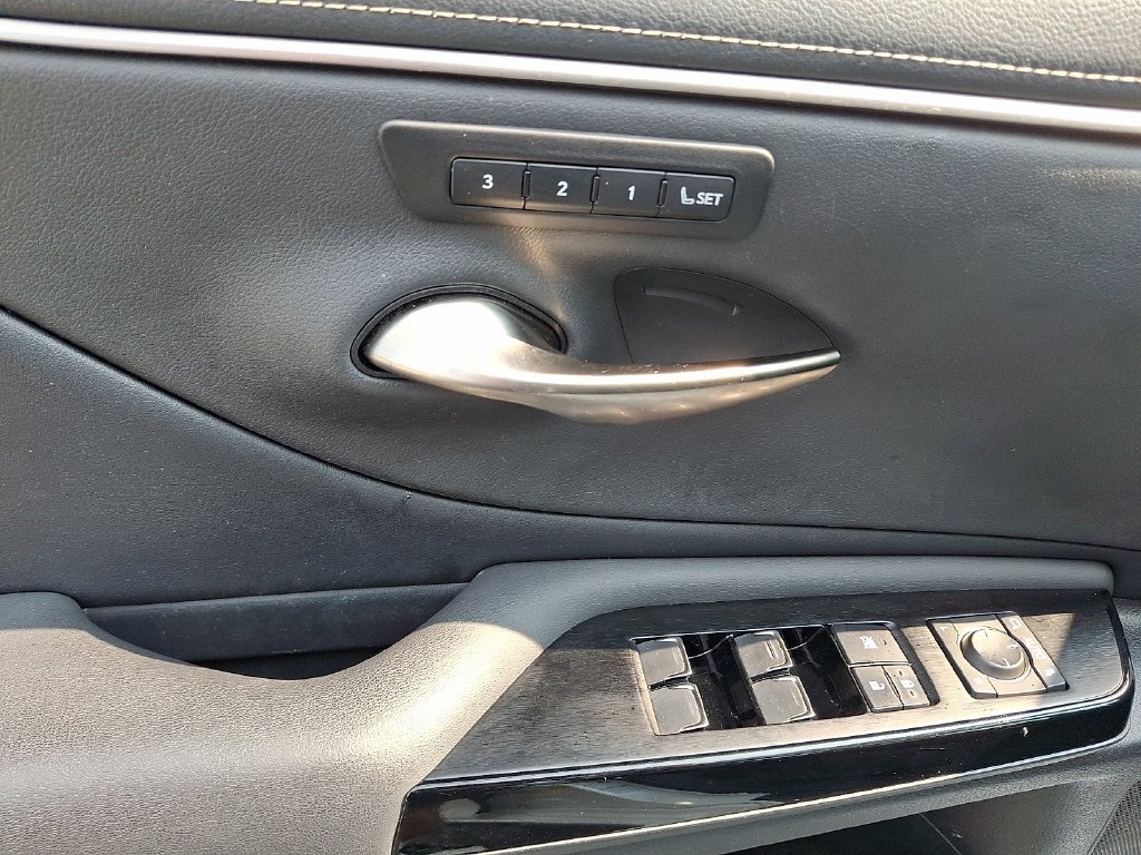 Used 2023 Lexus ES 250 w/ Premium Package AWD/4WD image 13