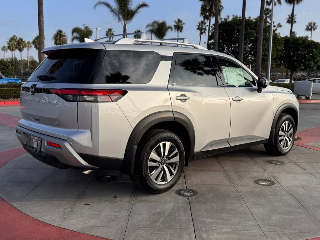 New 2025 Nissan Pathfinder SL image 7