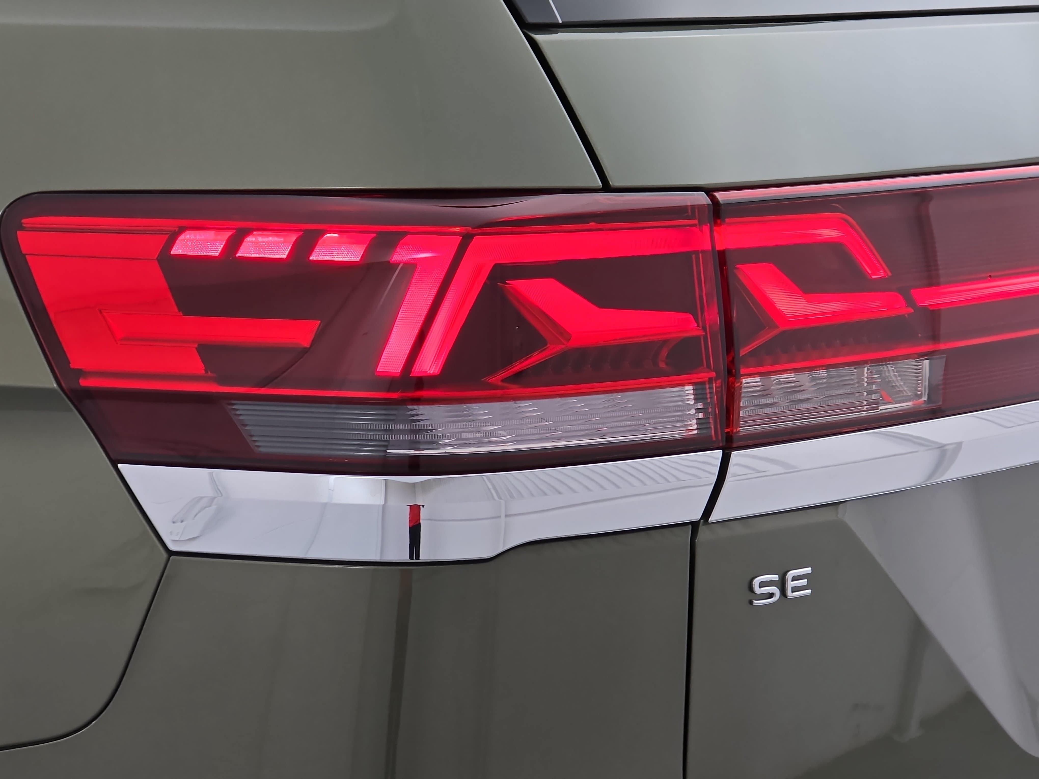 New 2026 Volkswagen Atlas SE FWD image 36