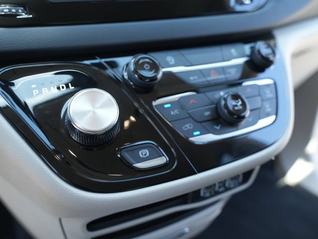 Used 2023 Chrysler Voyager LX FWD image 35