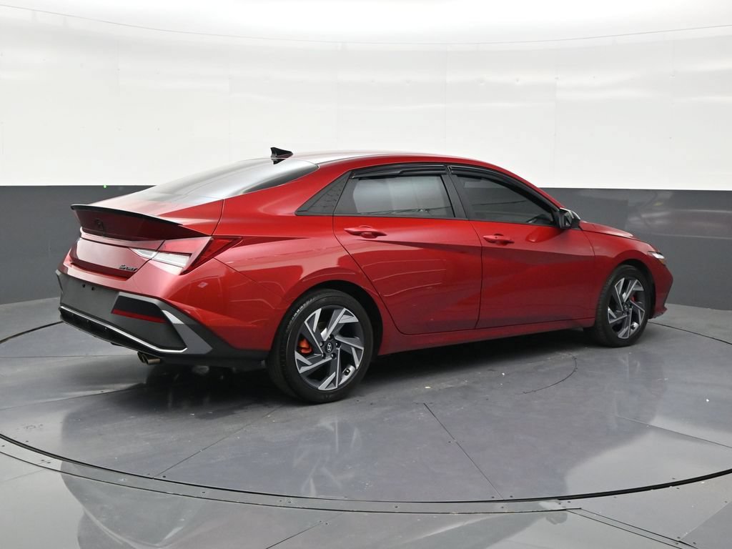 Used 2025 Hyundai Elantra Sport FWD image 5