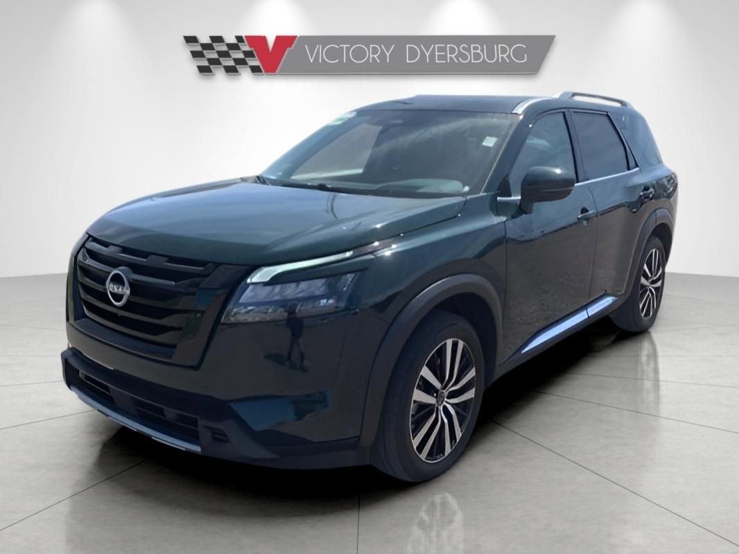 Used 2025 Nissan Pathfinder Platinum w/ Black Appearance Package image 4