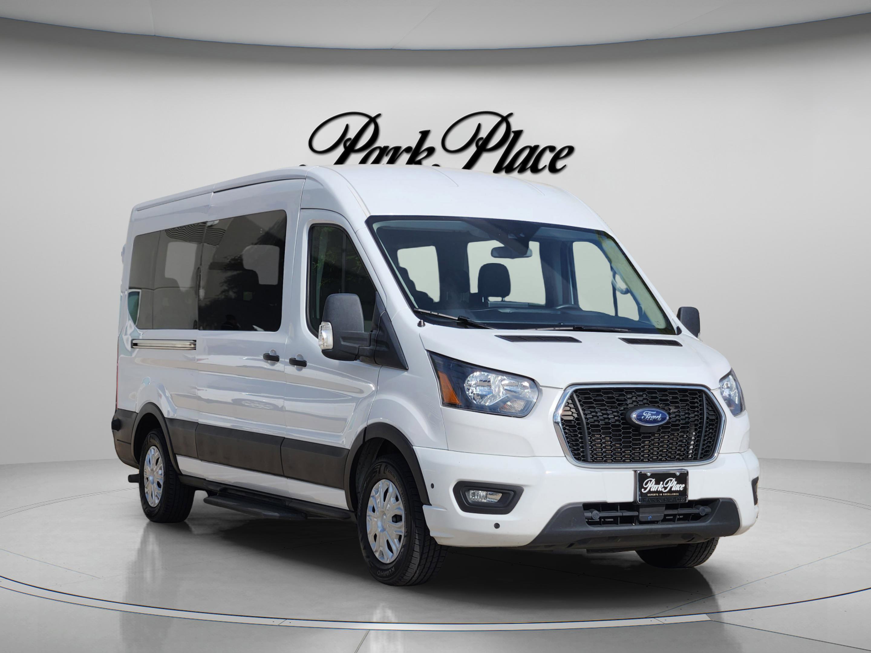 Used 2024 Ford Transit 350 XLT image 4