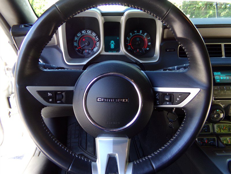 Used 2010 Chevrolet Camaro SS RWD image 32