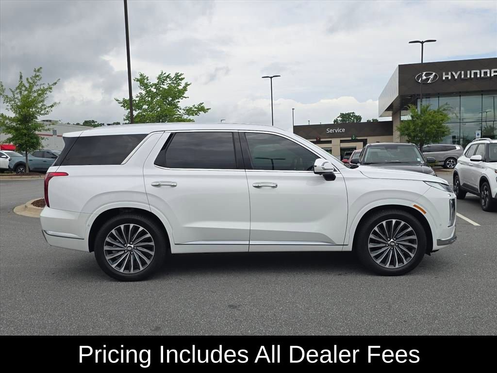 Used 2024 Hyundai Palisade Calligraphy FWD image 2