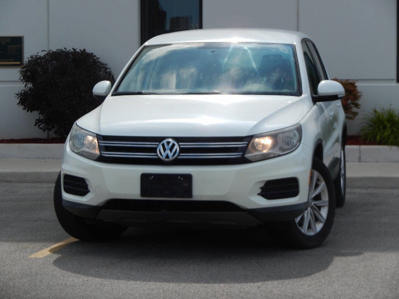 Used 2014 Volkswagen Tiguan SE image 3