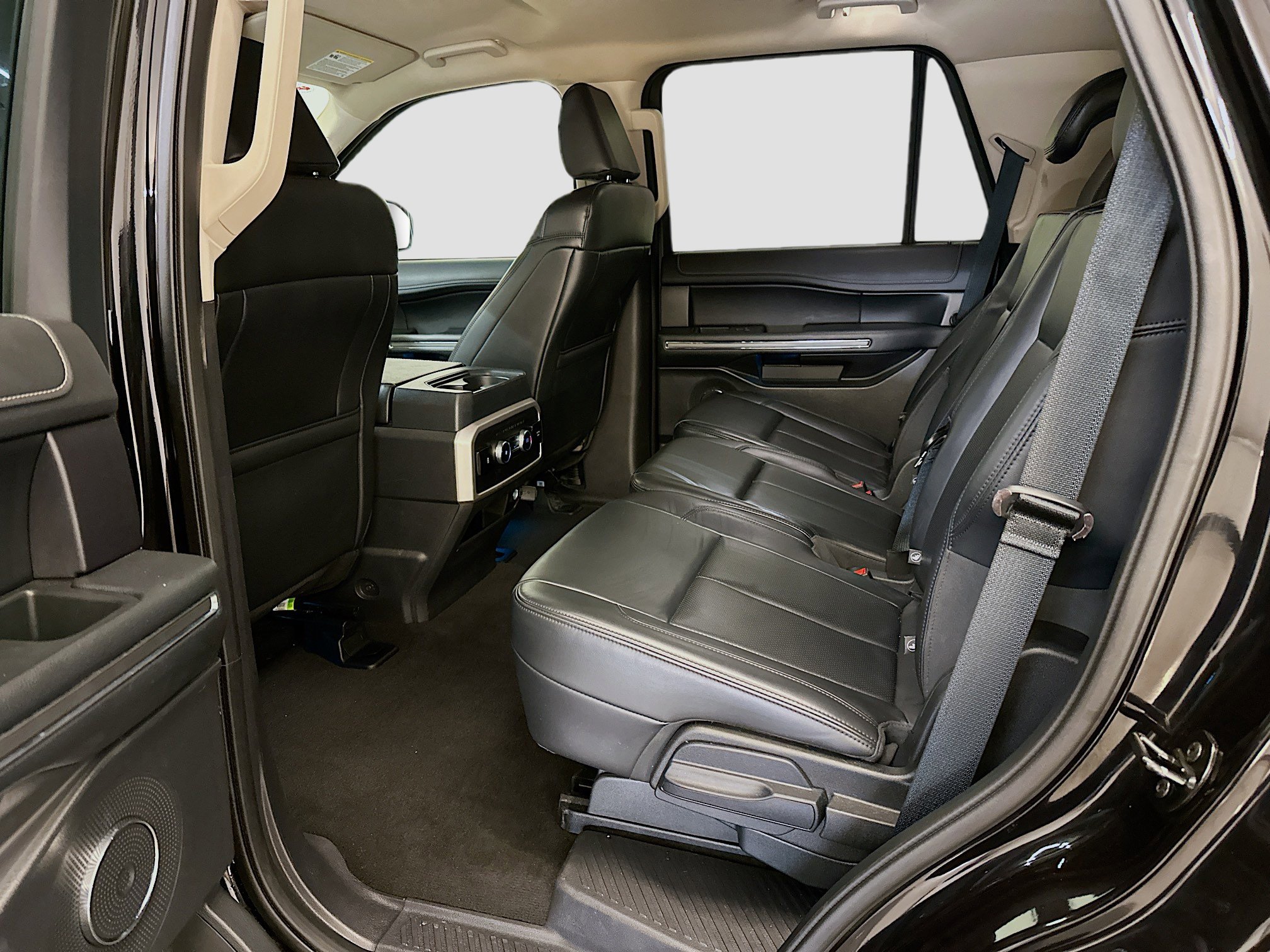 Used 2024 Ford Expedition XLT image 29