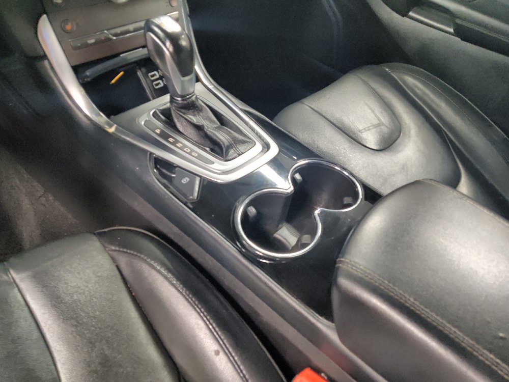 Used 2016 Ford Edge Titanium FWD image 26