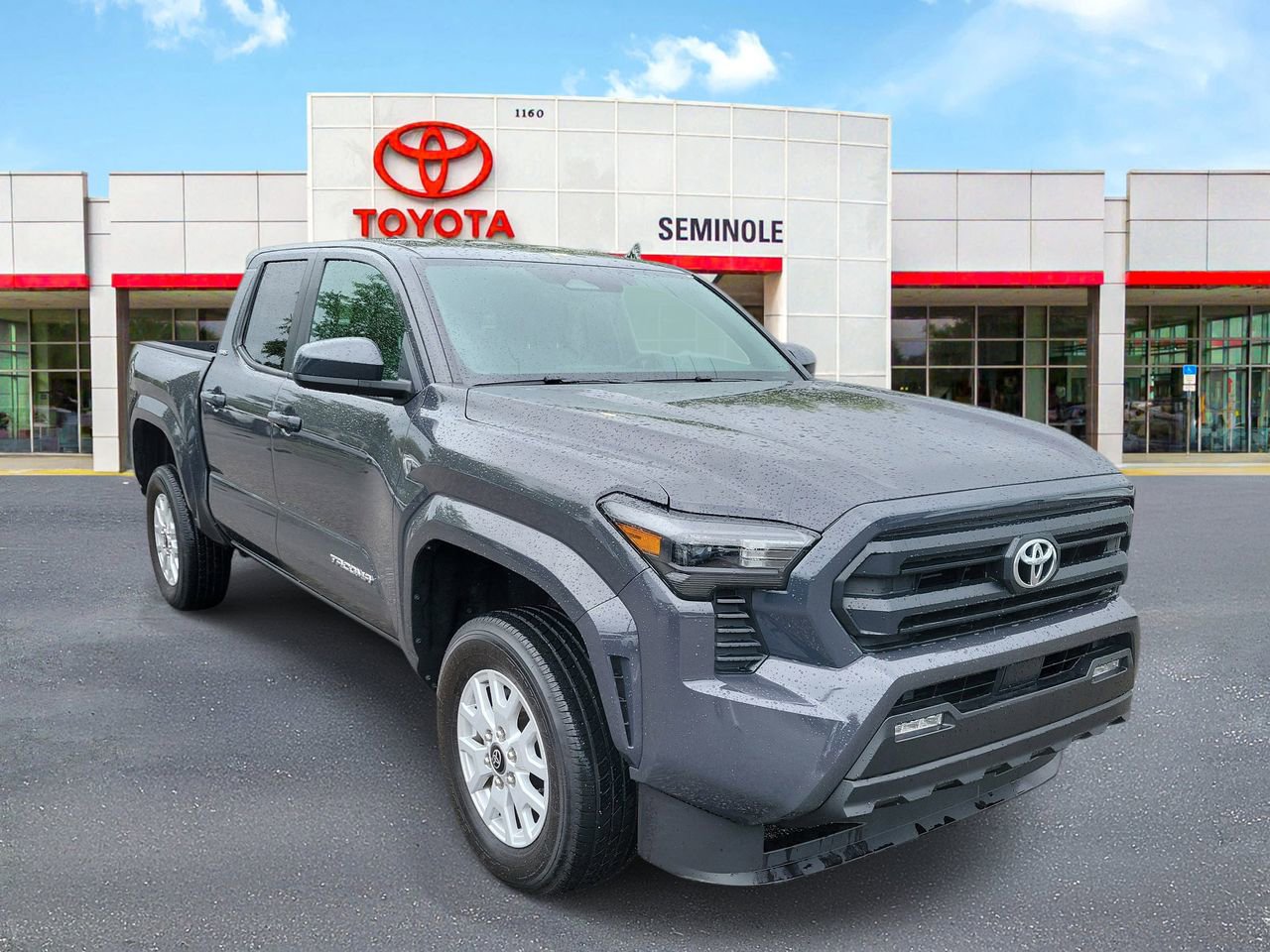 Used 2025 Toyota Tacoma SR5 image 2
