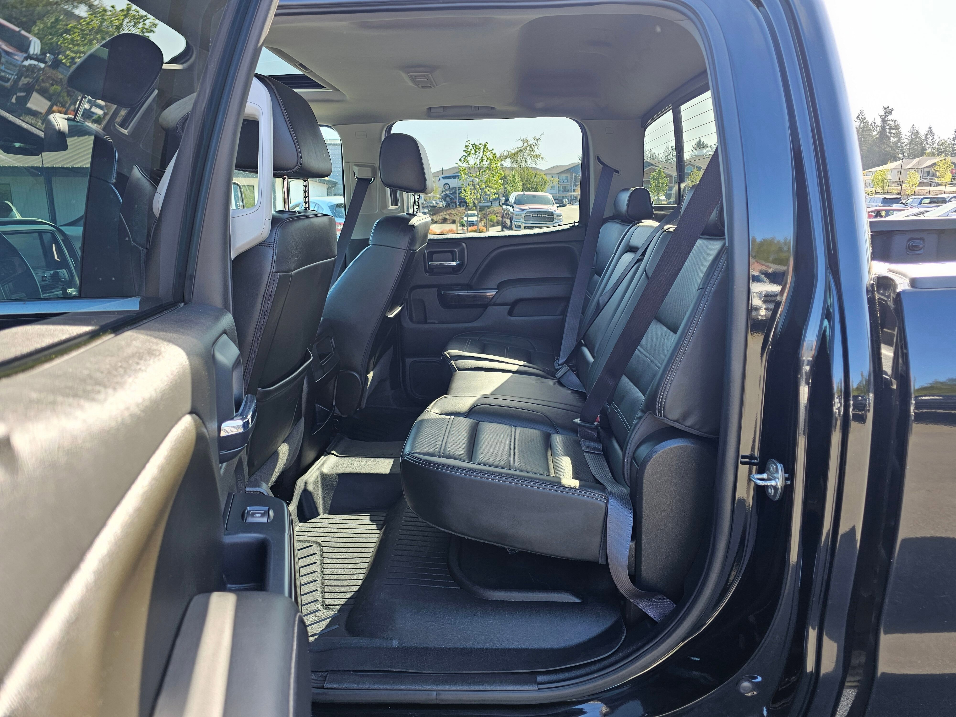 Used 2016 GMC Sierra 3500 Denali w/ Duramax Plus Package AWD/4WD image 32