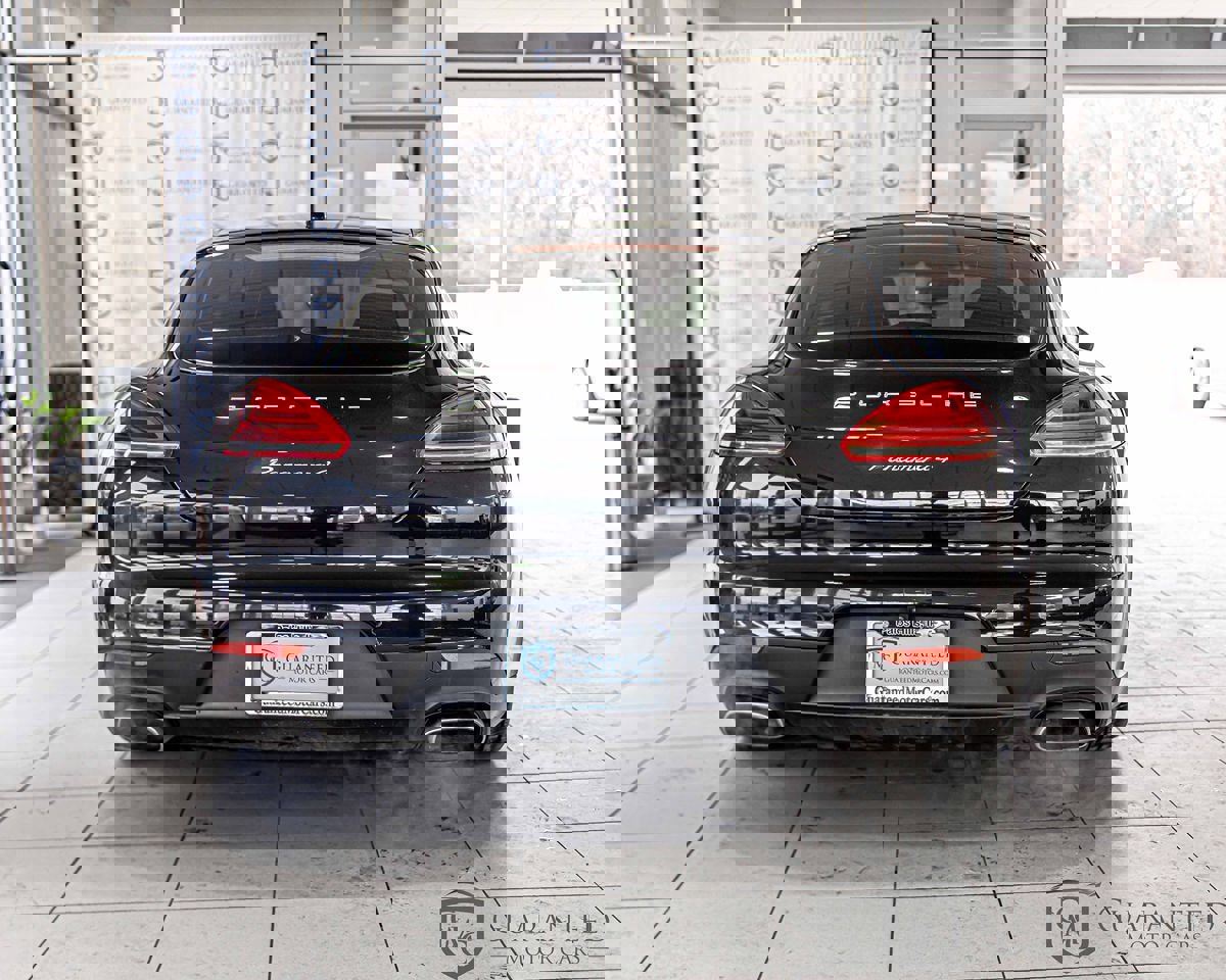 Used 2015 Porsche Panamera 4 image 13