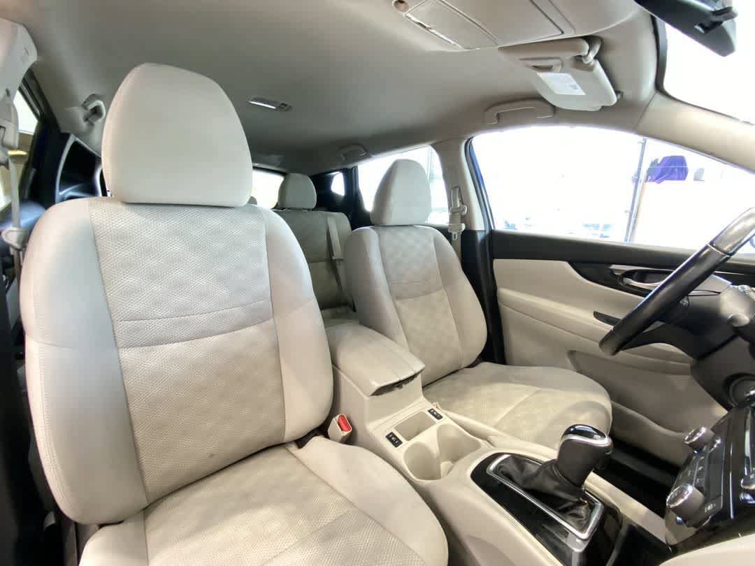 Used 2020 Nissan Rogue Sport SV w/ All-Weather Package AWD/4WD image 26