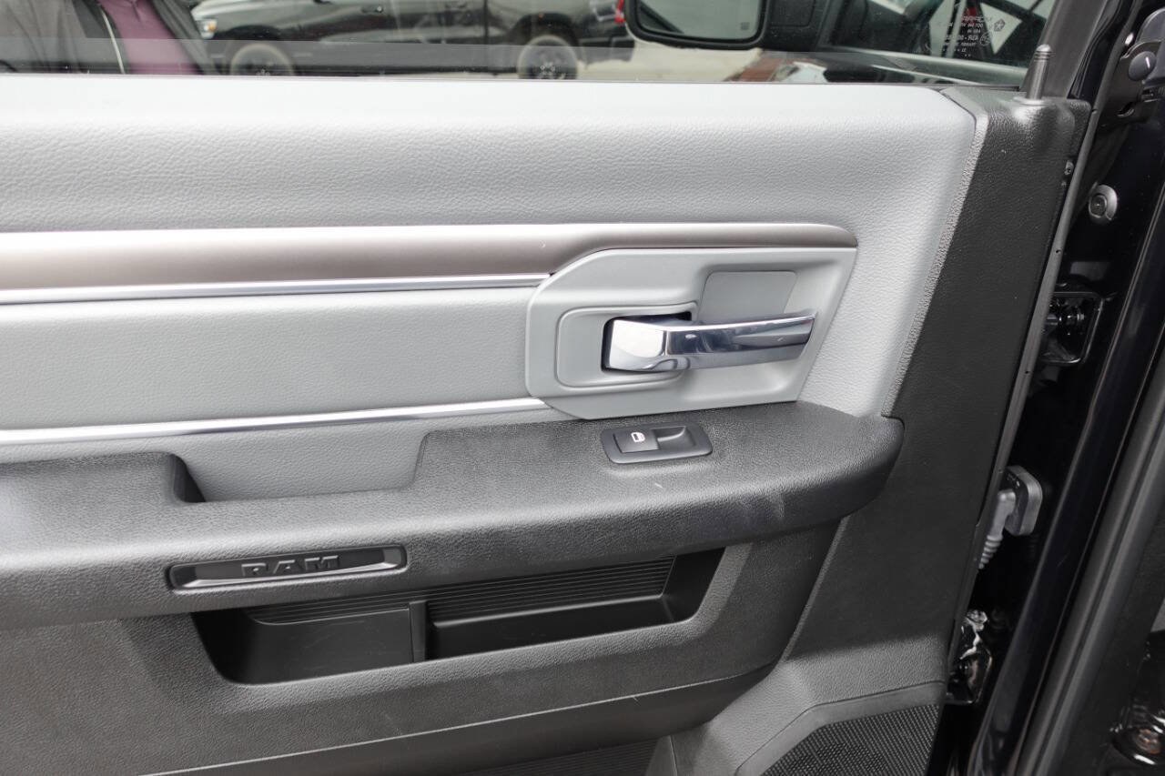 Used 2023 RAM 1500 Classic SLT w/ Electronics Convenience Group AWD/4WD image 21