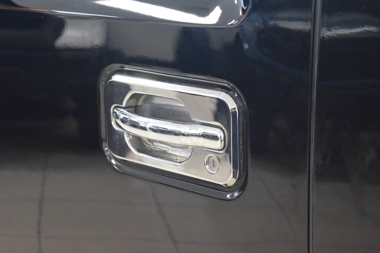 Used 2003 HUMMER H2 w/ Preferred Equipment Group image 43