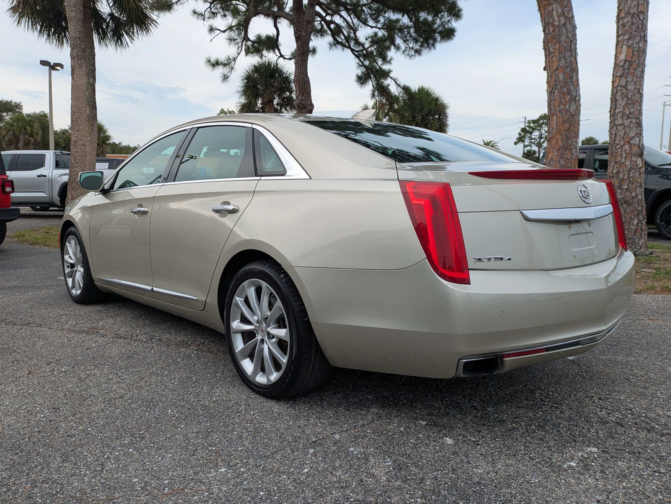 Used 2015 Cadillac XTS Luxury AWD/4WD image 6