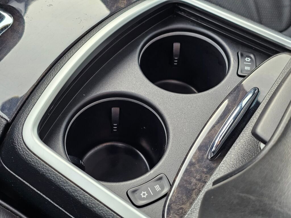 Used 2014 Chrysler 300 C w/ Light Group image 31