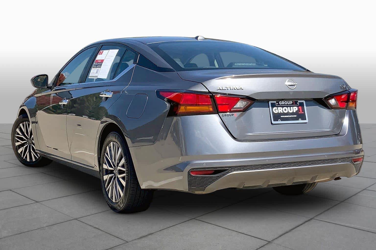 Used 2024 Nissan Altima 2.5 SV FWD image 12