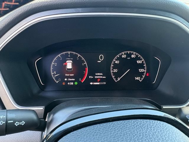 Used 2025 Honda Pilot Sport image 16
