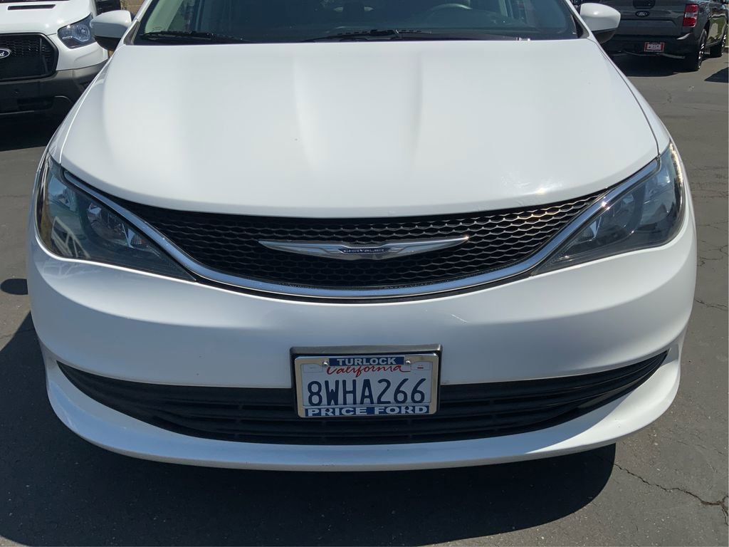 Used 2017 Chrysler Pacifica LX FWD image 23