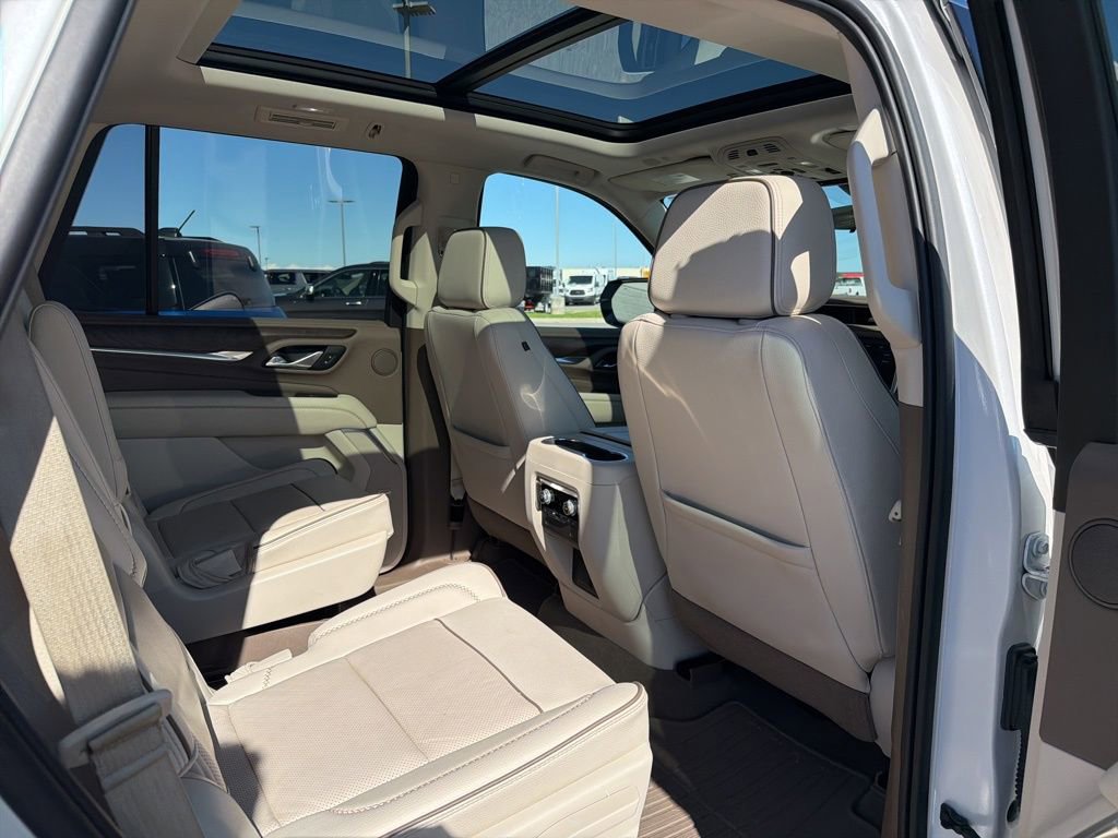 Used 2021 GMC Yukon Denali w/ Denali Premium Package image 20