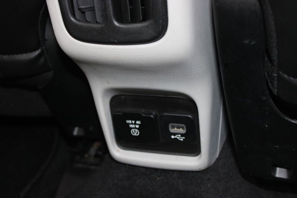 Used 2018 Jeep Compass Latitude w/ Popular Equipment Group image 27