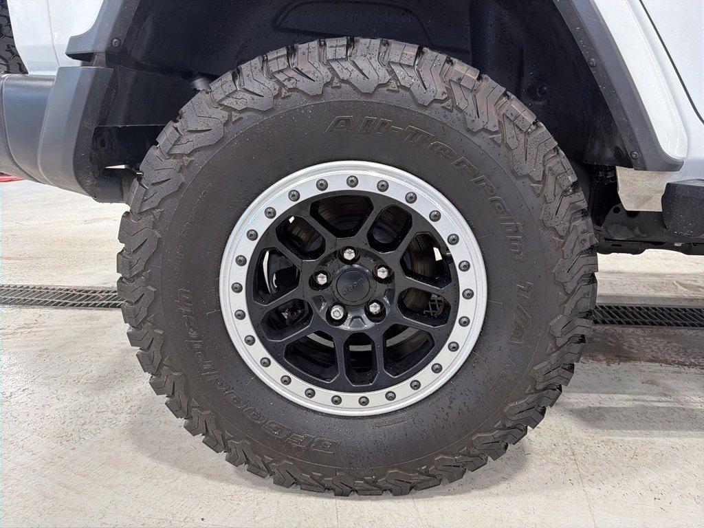 Used 2018 Jeep Wrangler Unlimited Sahara image 13