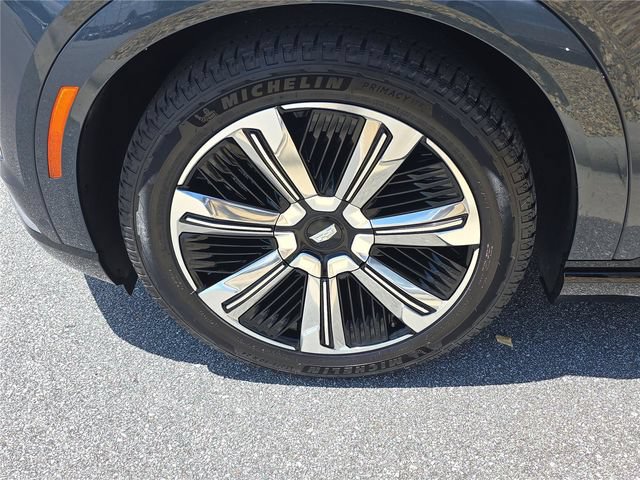Used 2025 Cadillac Escalade IQ Luxury 2 w/ LPO, Premium Carpet Package AWD/4WD image 11