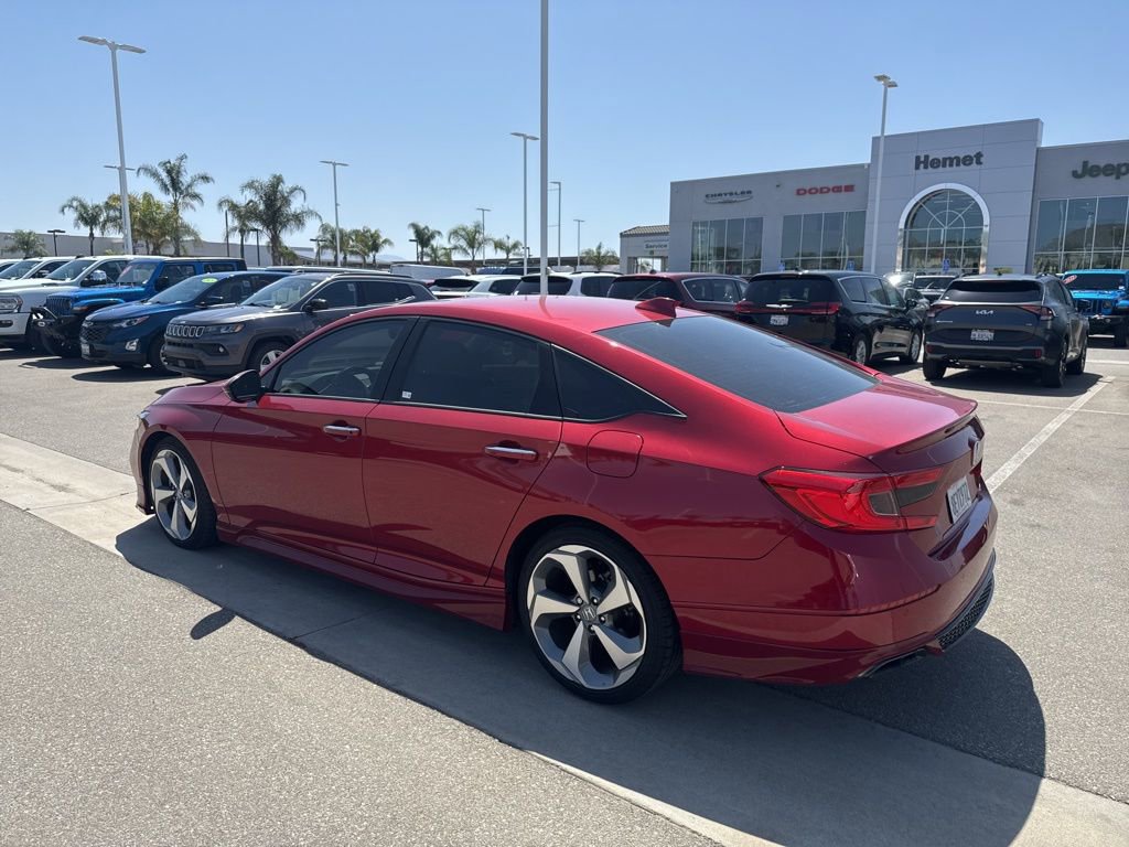 Used 2018 Honda Accord Touring image 6