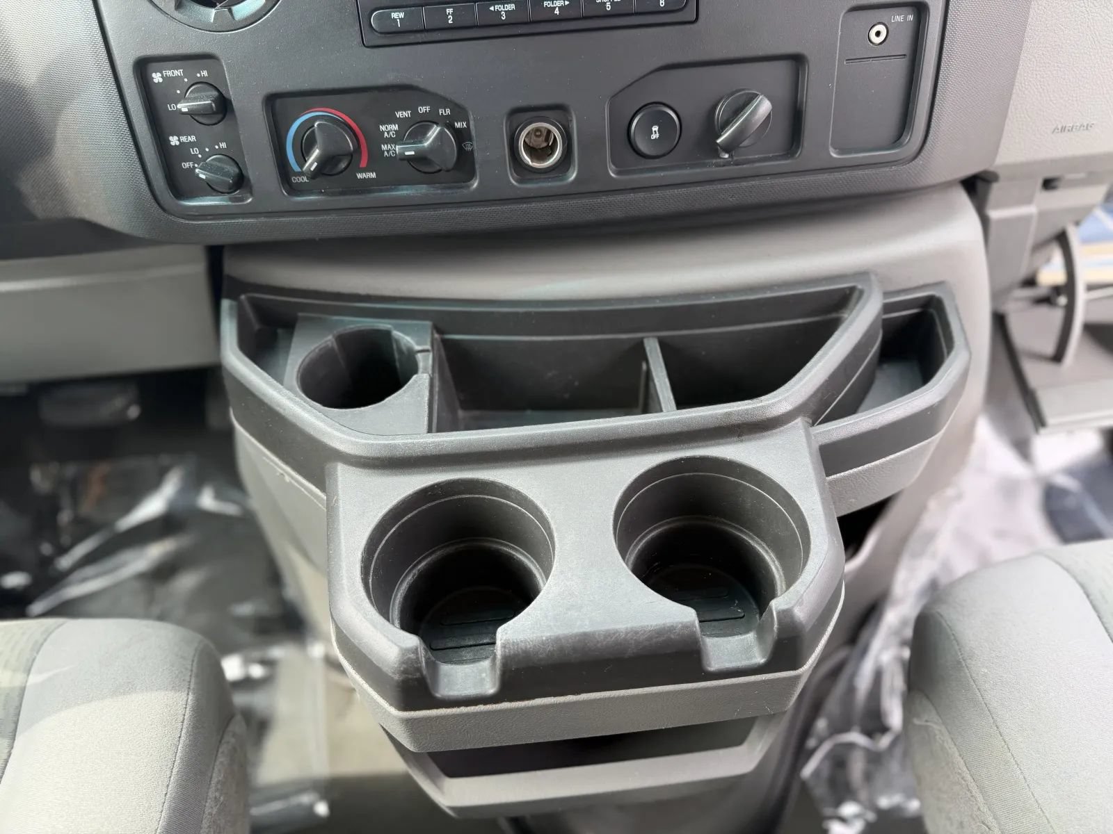 Used 2009 Ford E-350 and Econoline 350 XLT RWD image 27