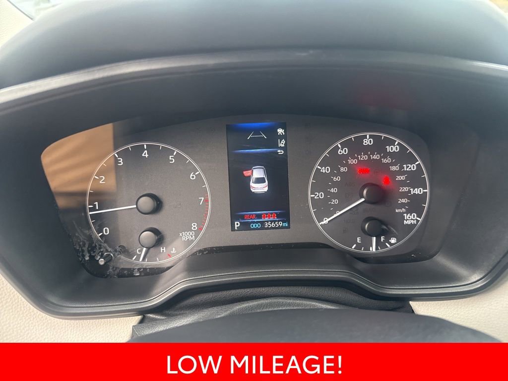 Used 2025 Toyota Corolla LE image 4