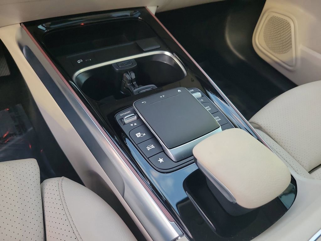 Used 2021 Mercedes-Benz GLB 250 image 23