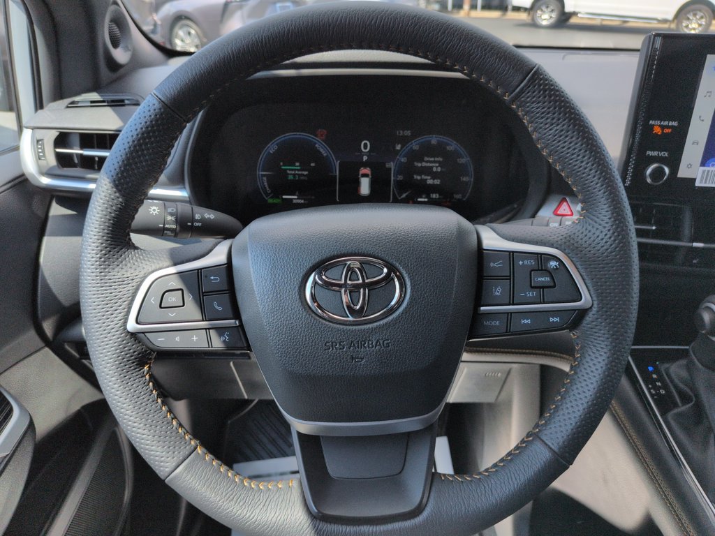Certified 2025 Toyota Sienna XLE Woodland Edition AWD/4WD image 14