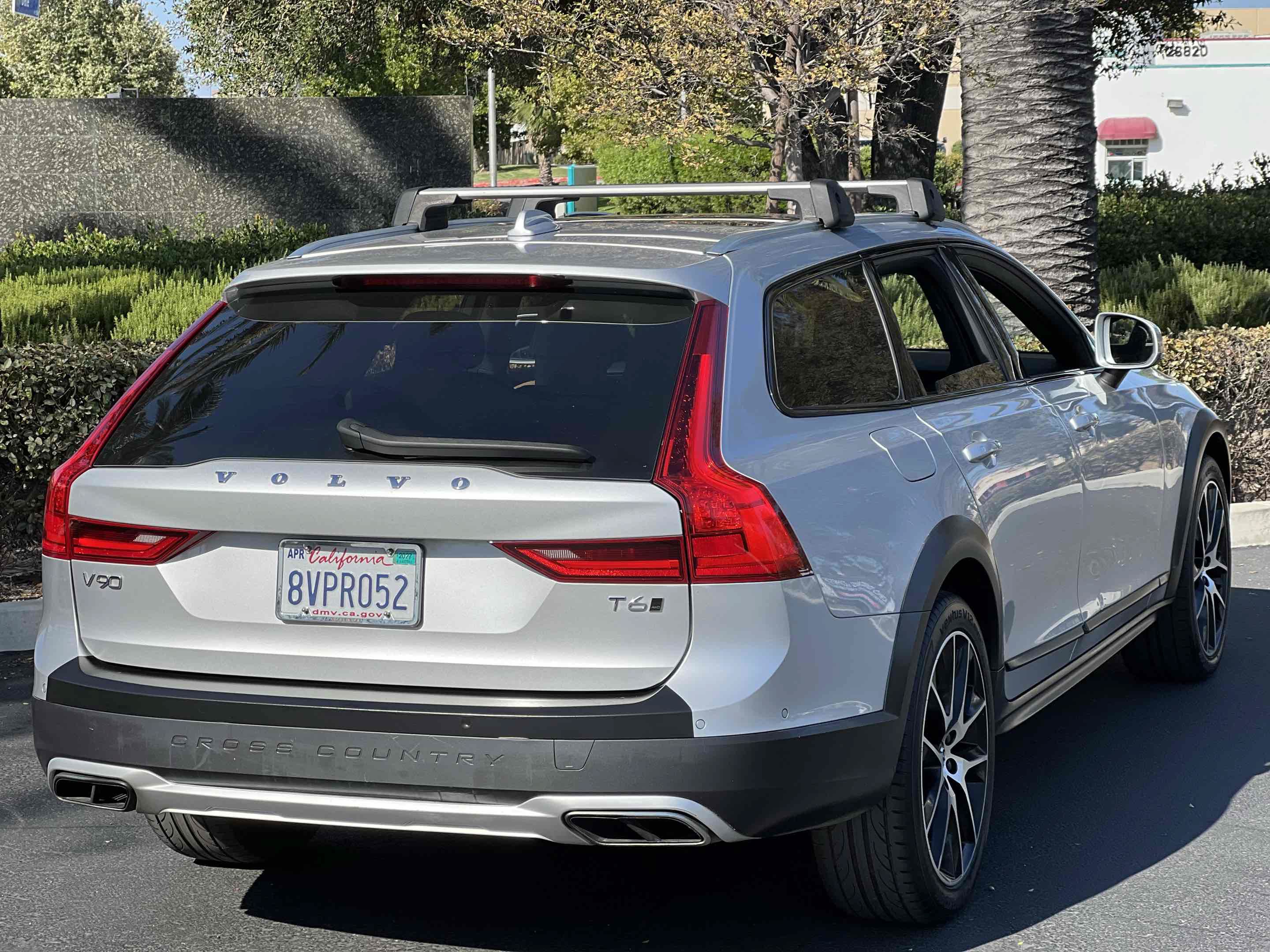 Used 2020 Volvo V90 T6 Cross Country AWD/4WD image 14
