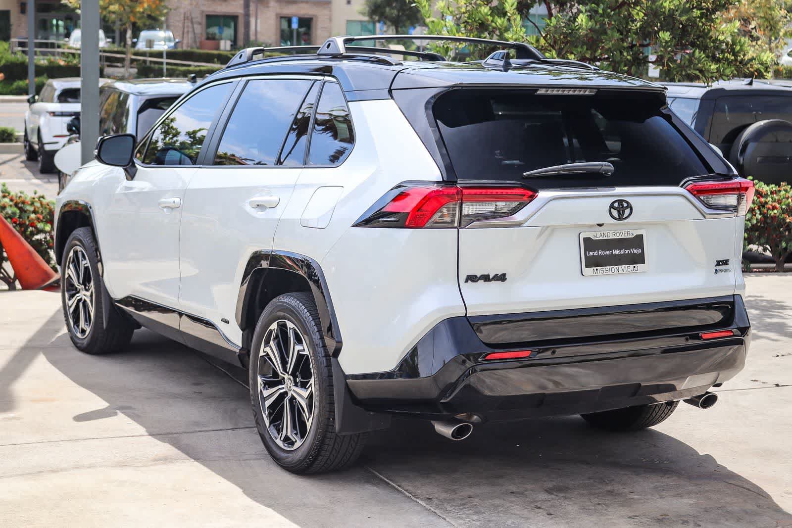 Used 2025 Toyota RAV4 XSE w/ Premium Package AWD/4WD image 3