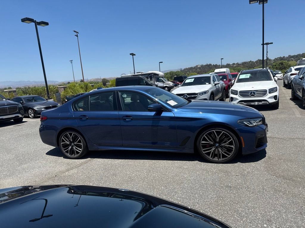 Used 2023 BMW 540i w/ M Sport Package RWD image 4