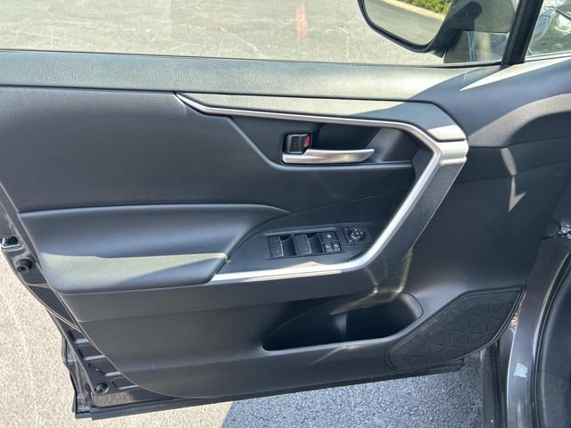 Used 2025 Toyota RAV4 XLE FWD image 22
