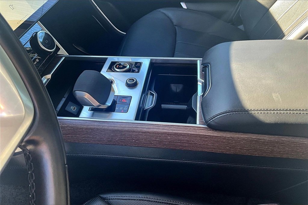 Used 2022 Land Rover Range Rover SE image 15