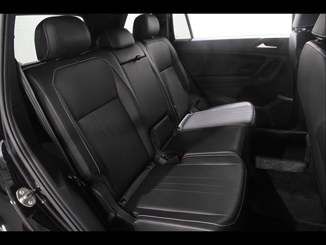 Certified 2024 Volkswagen Tiguan SE R-Line AWD/4WD image 19
