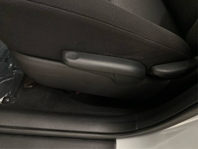 Used 2007 Pontiac Vibe w/ Security Package FWD image 25