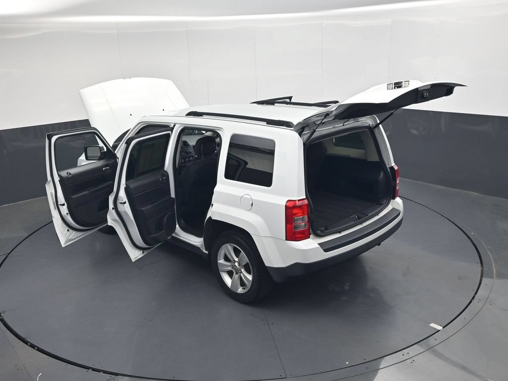 Used 2015 Jeep Patriot Latitude FWD image 41