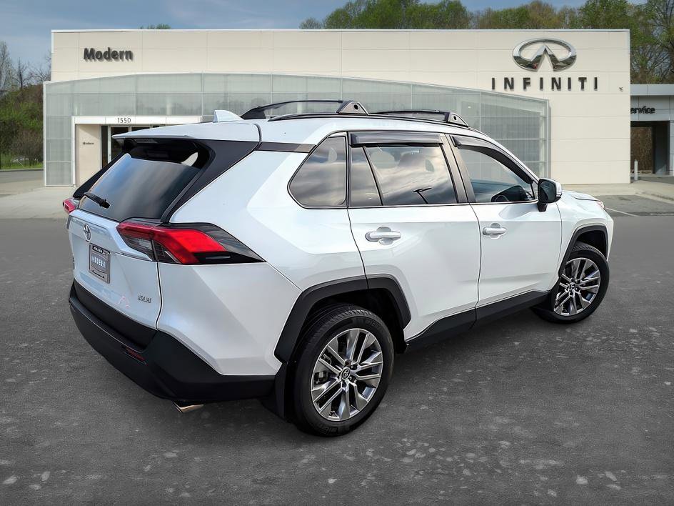 Used 2023 Toyota RAV4 XLE Premium image 4