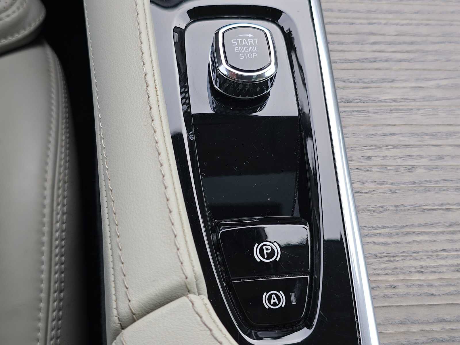 Certified 2023 Volvo XC90 T8 Ultimate w/ Protection Package Premier AWD/4WD image 33