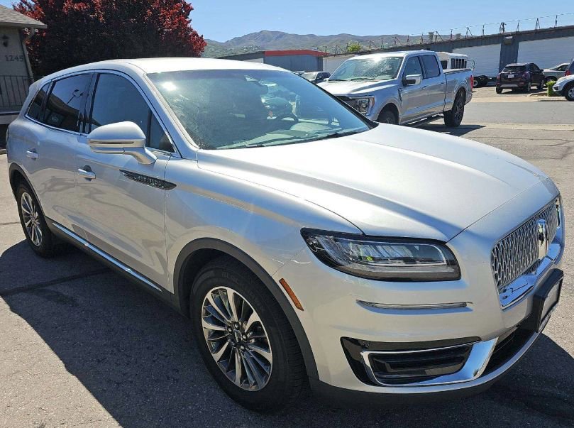 Used 2019 Lincoln Nautilus Select w/ Interior Protection Package AWD/4WD image 3