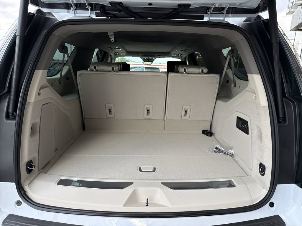 New 2026 Cadillac Escalade ESV Platinum Luxury w/ LPO, Radiant Package AWD/4WD image 13