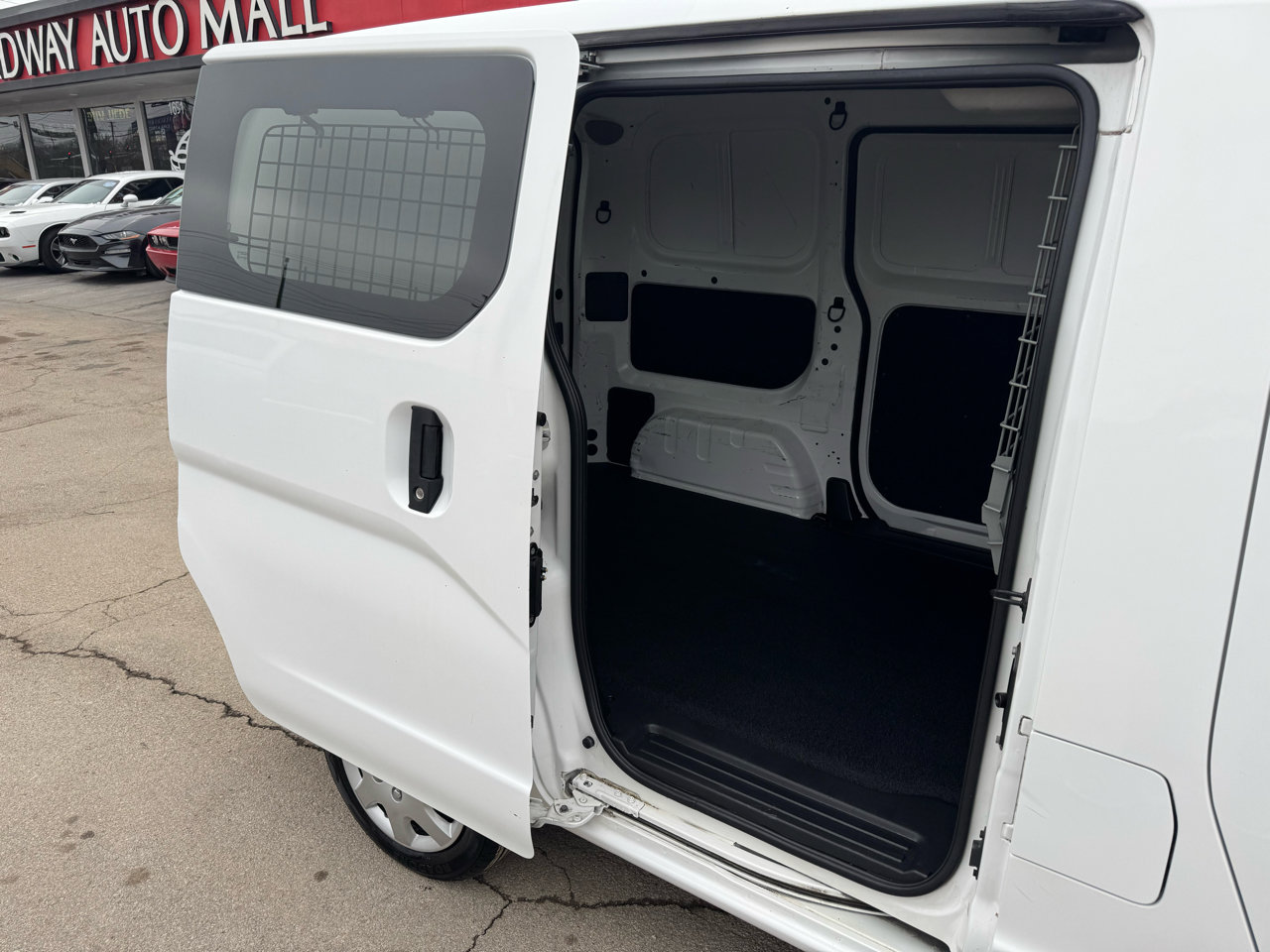 Used 2020 Nissan NV200 SV w/ Sliding Glass Door Package image 10