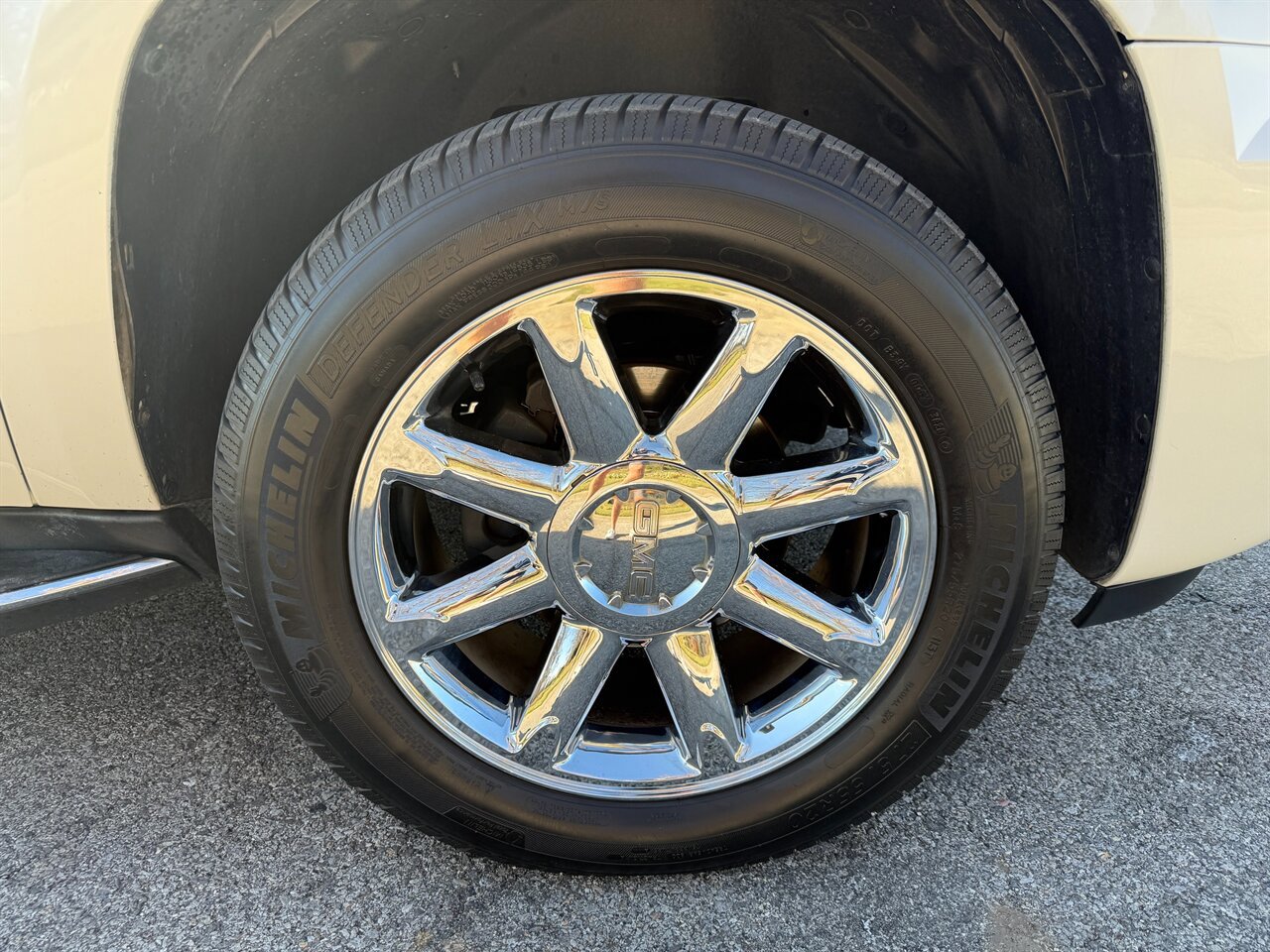 Used 2012 GMC Yukon Denali image 28
