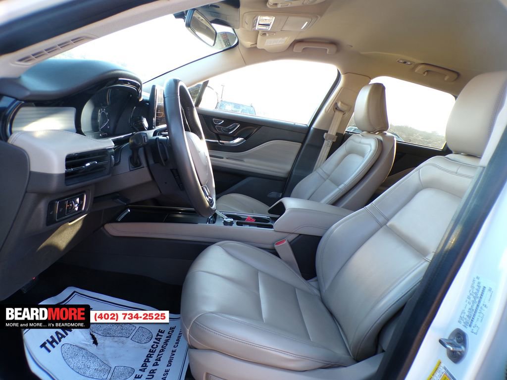 Used 2021 Lincoln Corsair Standard w/ Rear Removable Package Tray image 17