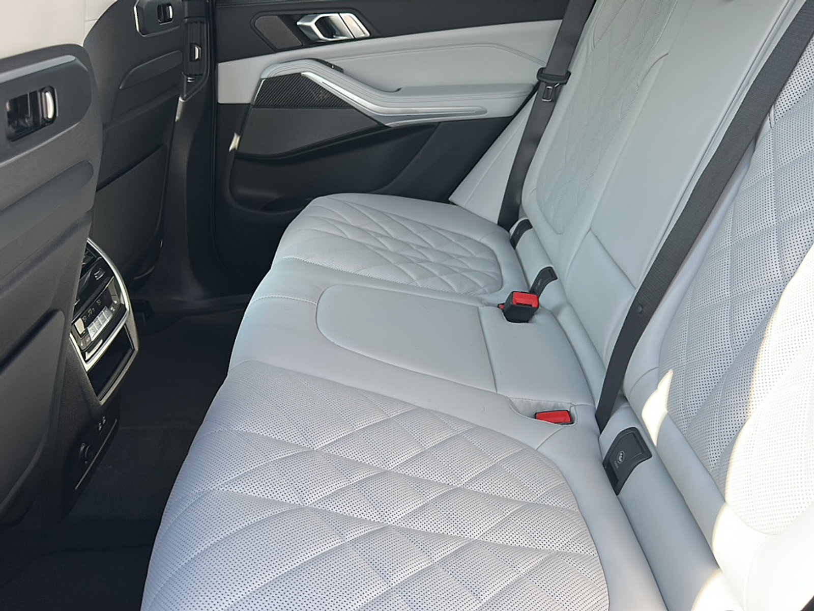 New 2026 BMW X5 M60i image 15