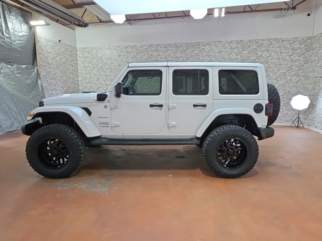 Used 2022 Jeep Wrangler Unlimited Sahara 4xe image 6